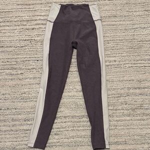 Beyond Yoga Two-Tone Leggings in Gray and Cream